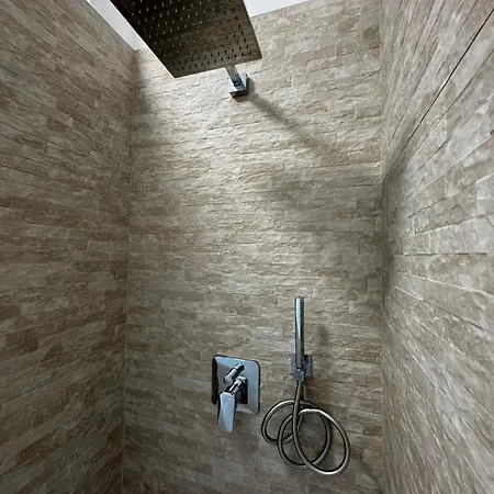 Kibilu - Via Sem Benelli Milaan